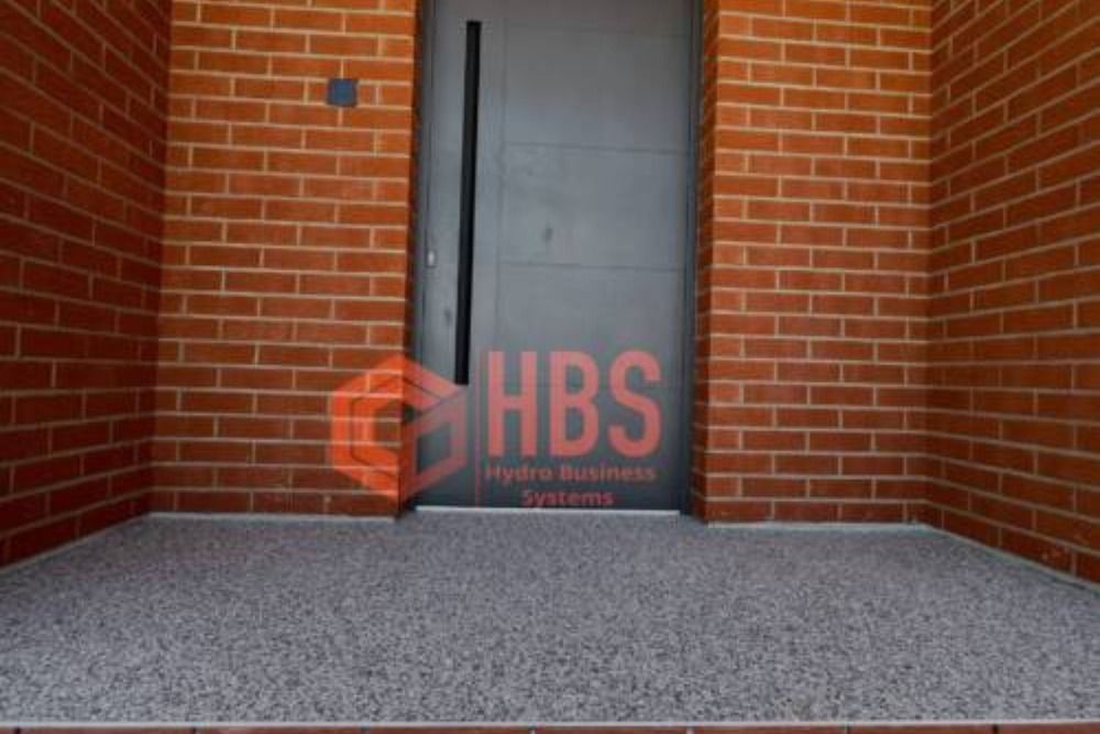 covor din piatra marmura aplicat de HBS in Snagov