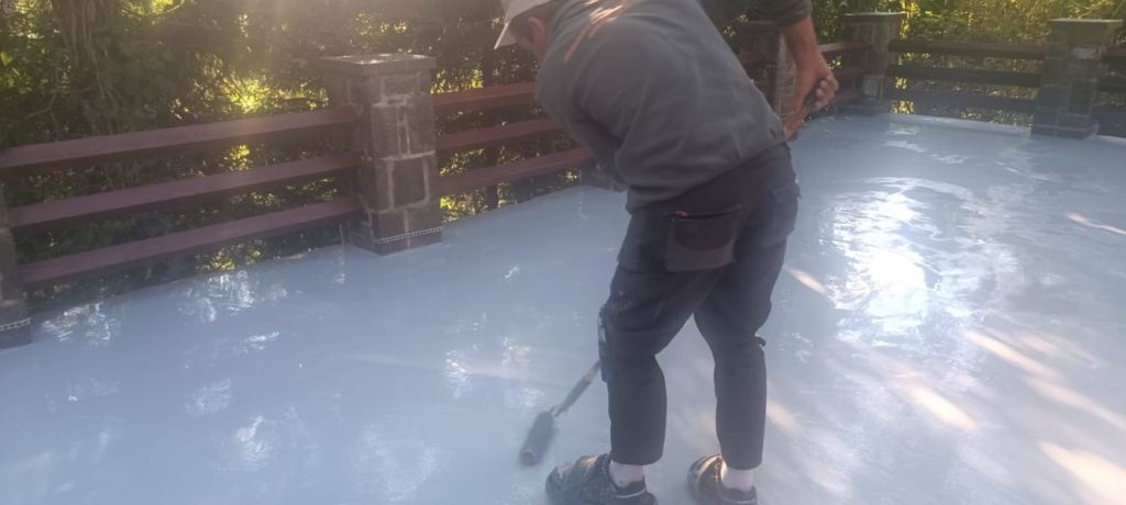 Proiect Sinaia – hidroizolație terasă circulabilă cu covor de piatră naturală, fotografia 5