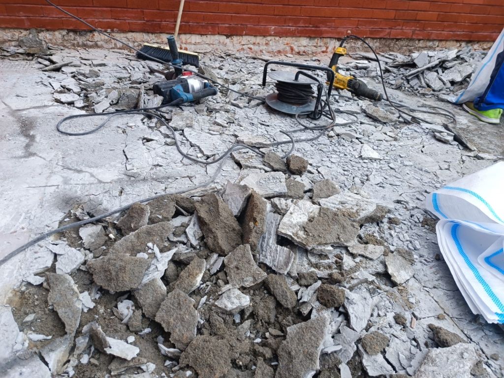 Proiect zona Mariott – hidroizolație terasă circulabilă cu covor de piatră naturală, fotografia 8