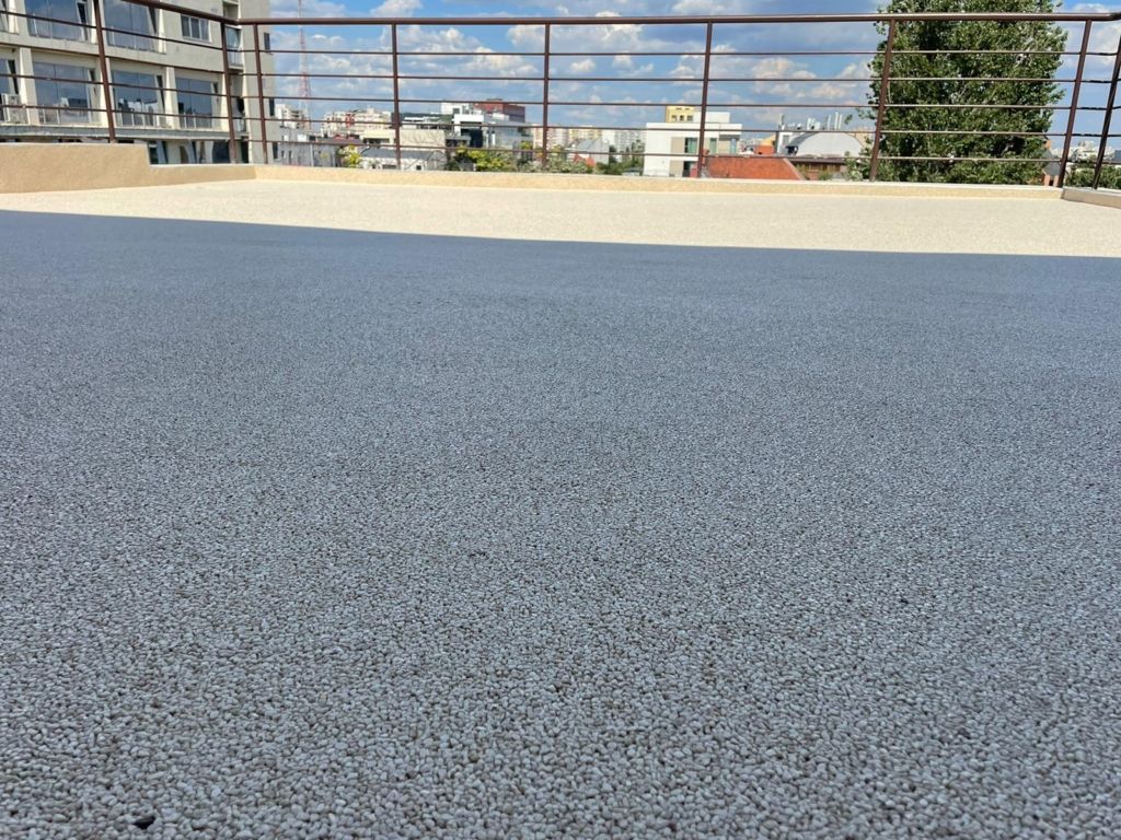 Proiecte Terase Circulabile – hidroizolație terasă circulabilă cu covor de piatră naturală, fotografia 5