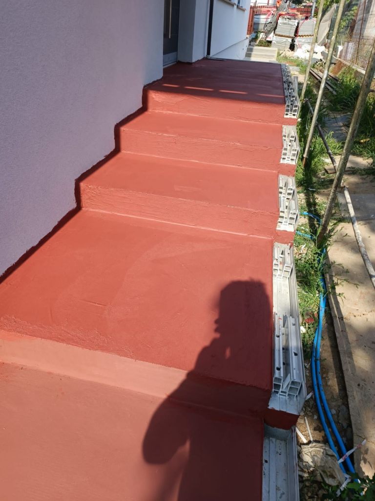 Proiect Sector 4 – hidroizolație terasă circulabilă cu covor de piatră naturală, fotografia 12