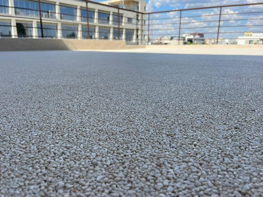 Proiecte Terase Circulabile – hidroizolație terasă circulabilă cu covor de piatră naturală, fotografia 6