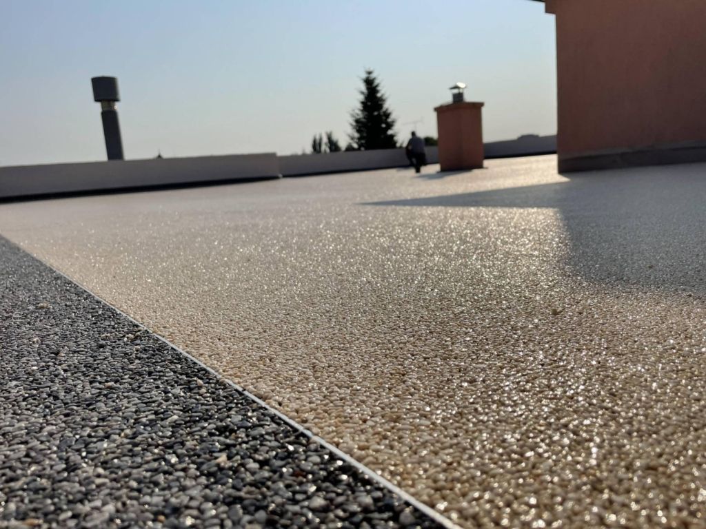 Proiect Cotroceni – hidroizolație terasă circulabilă cu covor de piatră naturală, fotografia 1