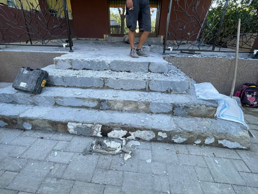 Proiect Postasu - Terasa Parter – hidroizolație terasă circulabilă cu covor de piatră naturală, fotografia 9