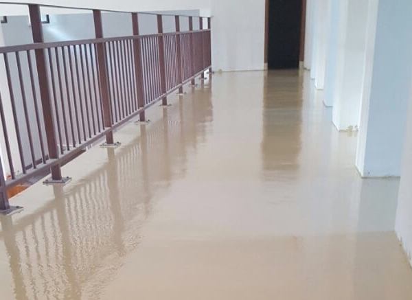 Pardoseli vopsea epoxidică – Rezistență și durabilitate pentru orice spațiu