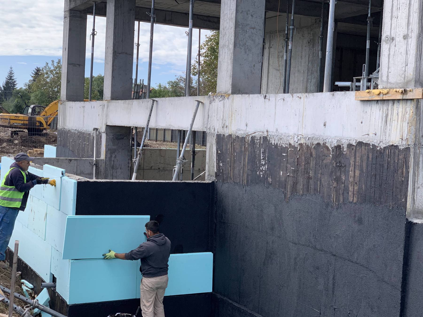 Hidroizolarea fundației: cum previi infiltrarea apei și problemele structurale