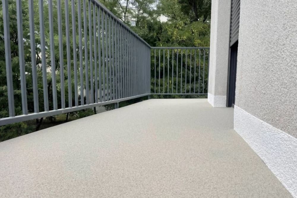 hidroizolatie balcon HBS cu finisaj covor piatra naturala