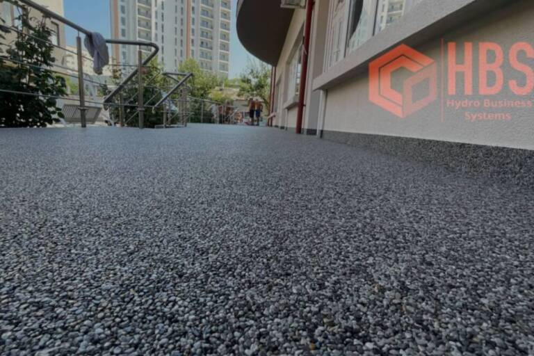 hidroizolatie cu covor din piatra naturala pe terasa circulabila