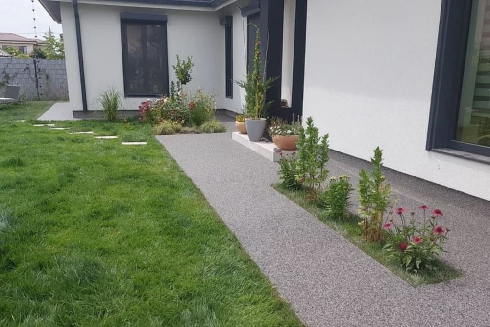 hidroizolatie cu finisaj covor piatra naturala pentru casa noua