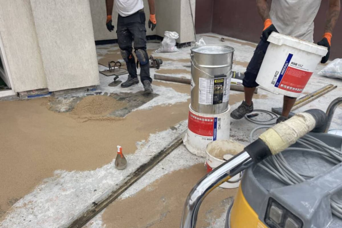 proces hidroizolatie terasa exterioara echipa HBS